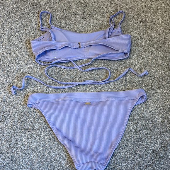 Hollister Ribbed Bikini Set - Picture 2 of 4